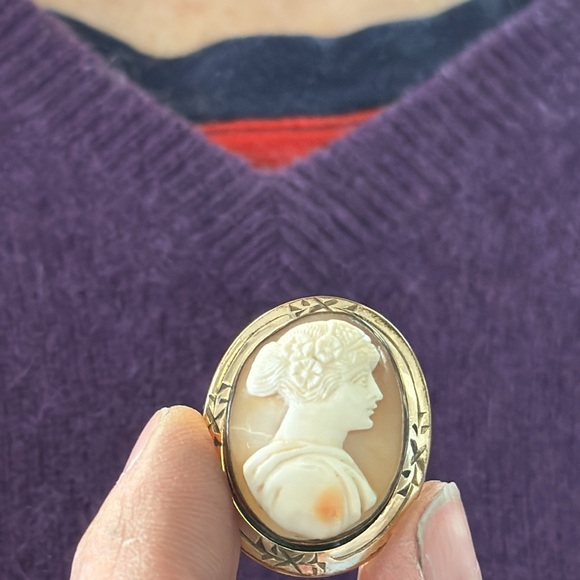 Gold filled Cameo Brooch - Picture 6 of 7